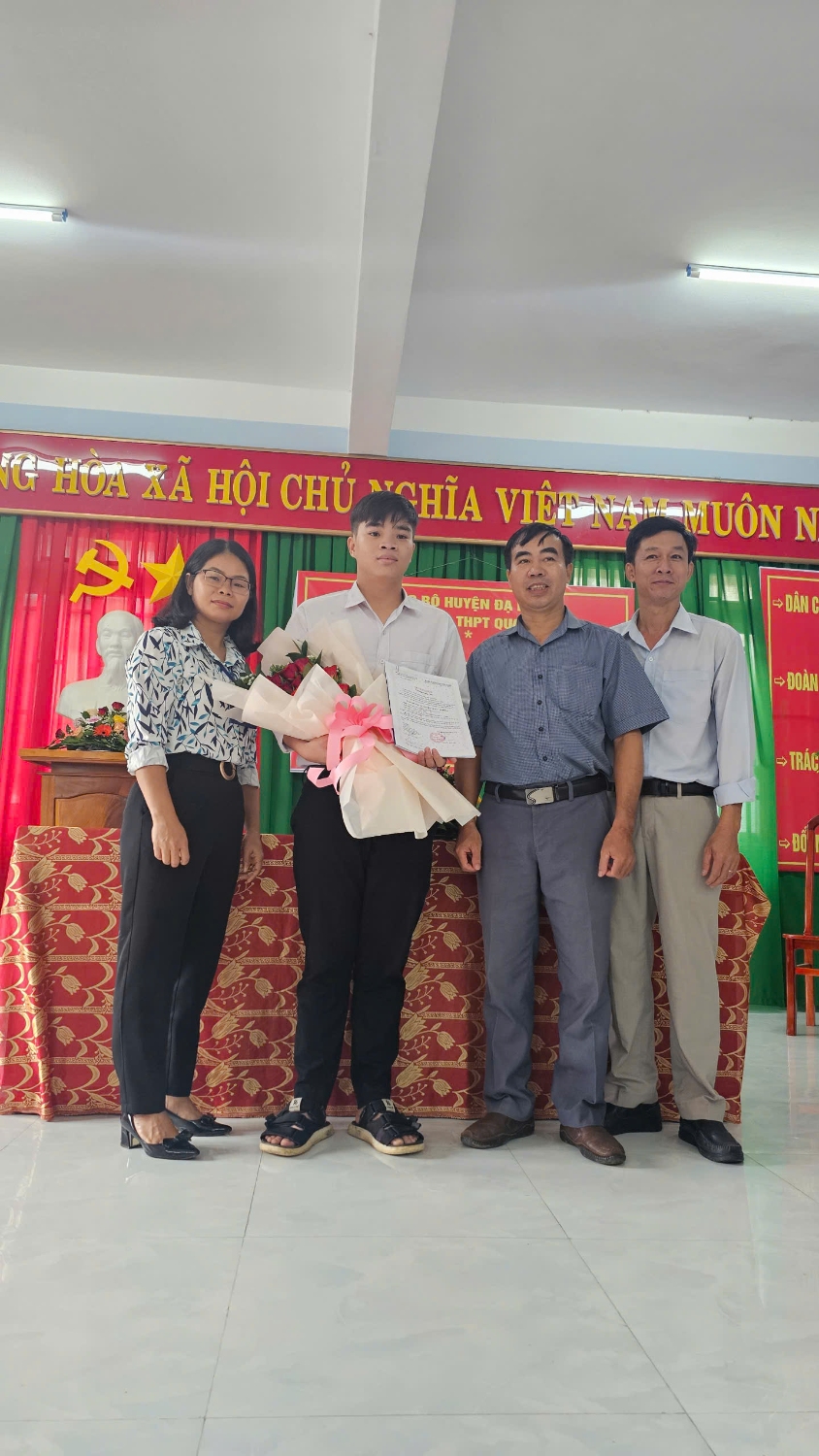 hinh tuan chi uy