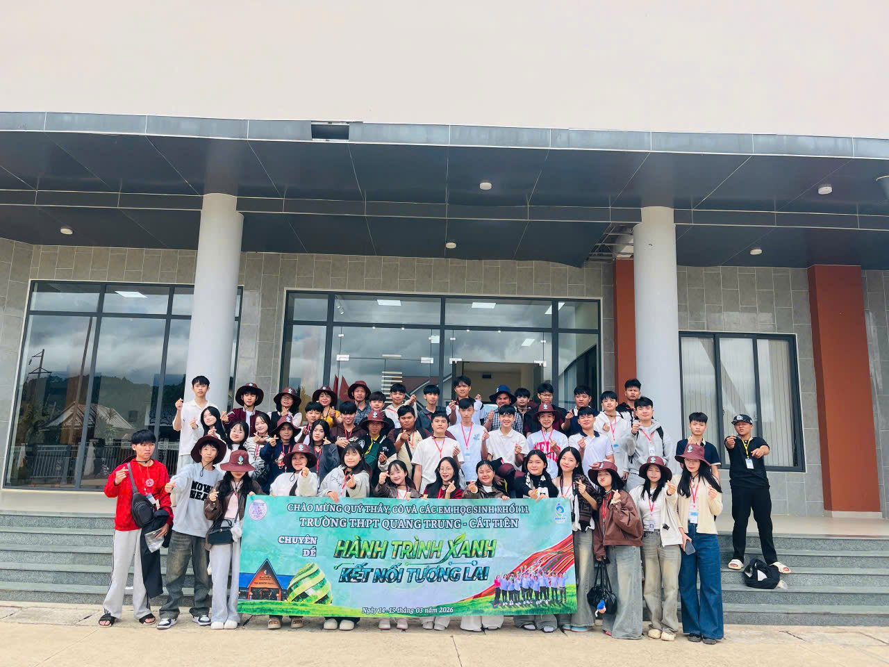 Trường THPT Quang Trung – Cát Tiên tổ chức chuyến tham quan trải nghiệm hướng nghiệp cho học sinh khối 11 với chủ đề “Hành trình xanh - kết nối tương lai”