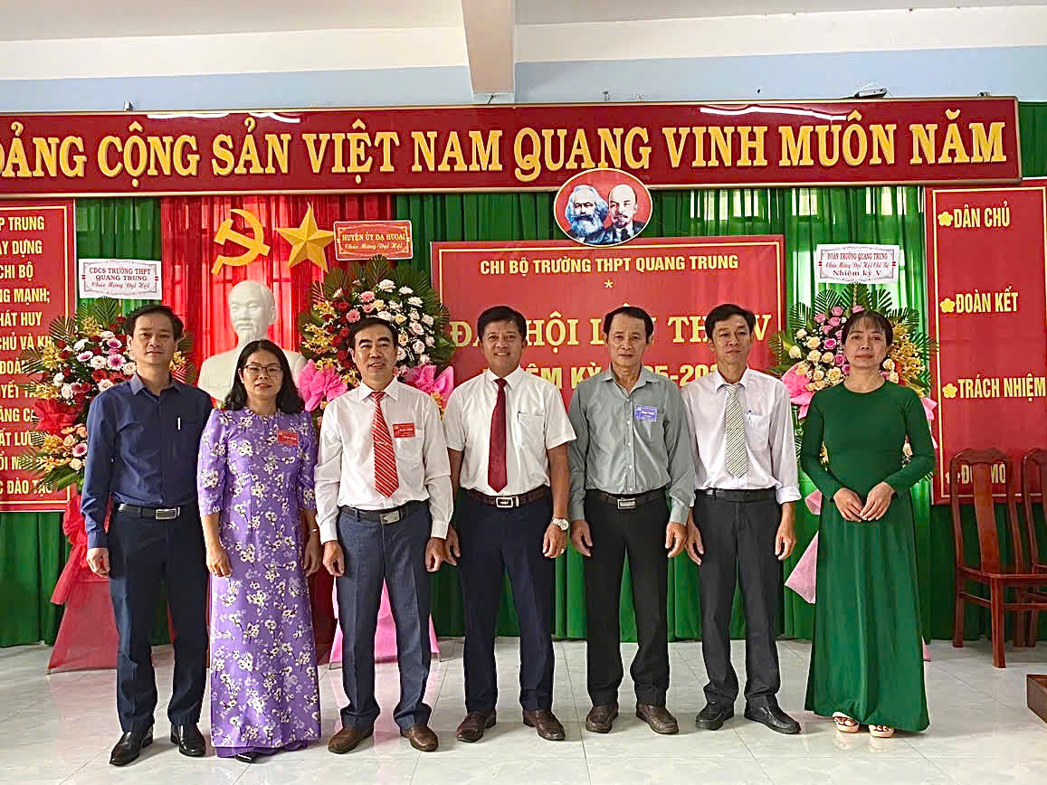 hinh huyen uy chi uy