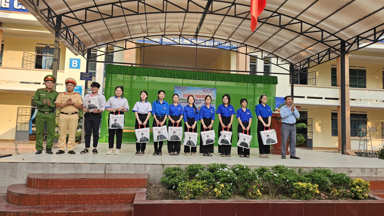 gen h ảnh tặng quà