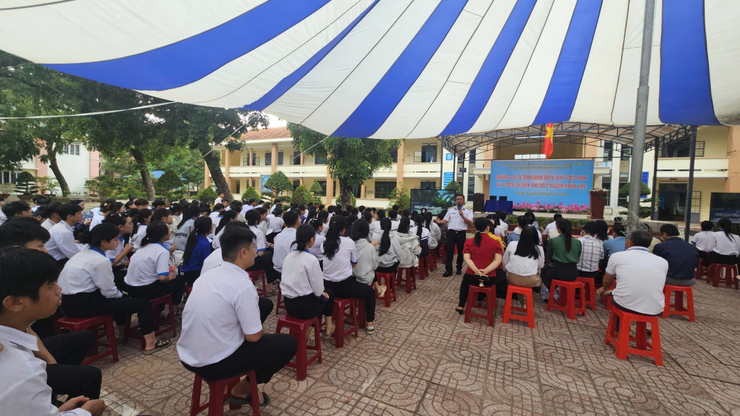 gen h z770618 Toàn Hát