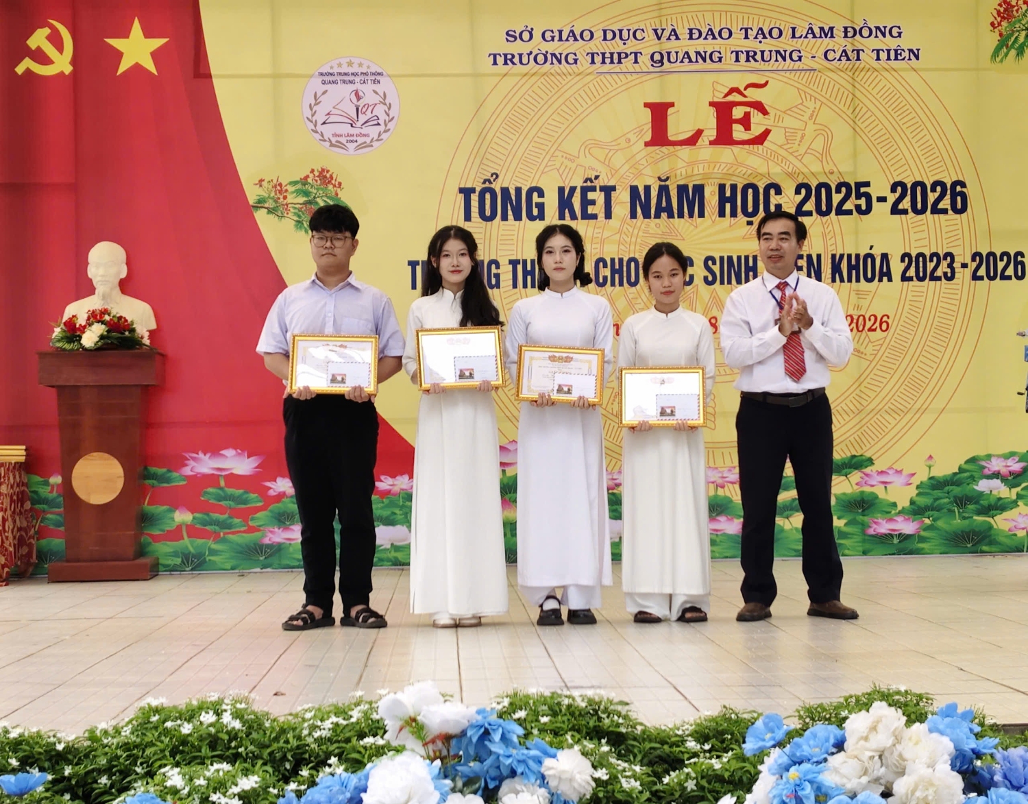 a hs xuat sac