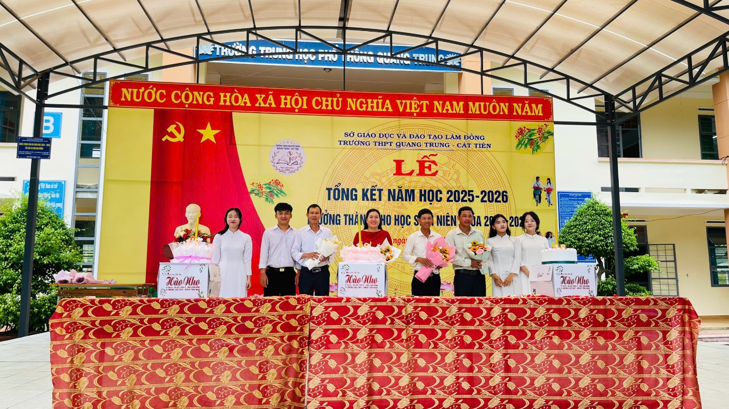 a tang hoa phu huynh